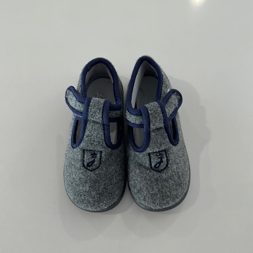 JACADI Baby Boy Slippers in size 23 (EUR)/ 7 (US Baby)